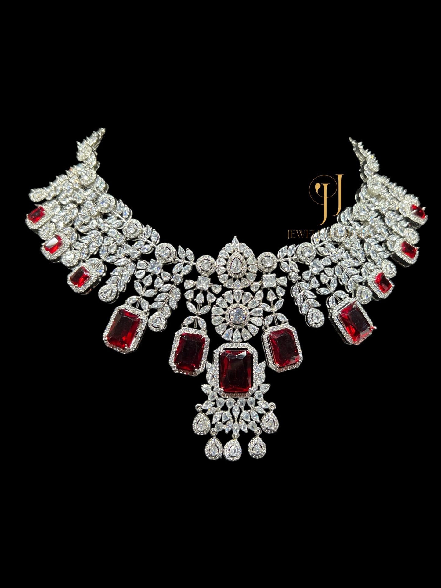 DOLLY DIAMOND NECKLACE