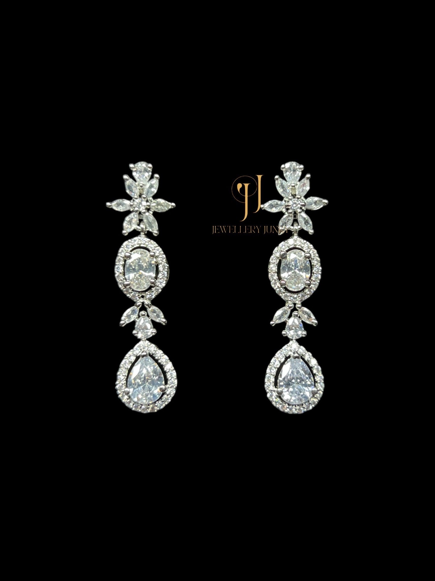 GIZA DIAMOND NECKLACE