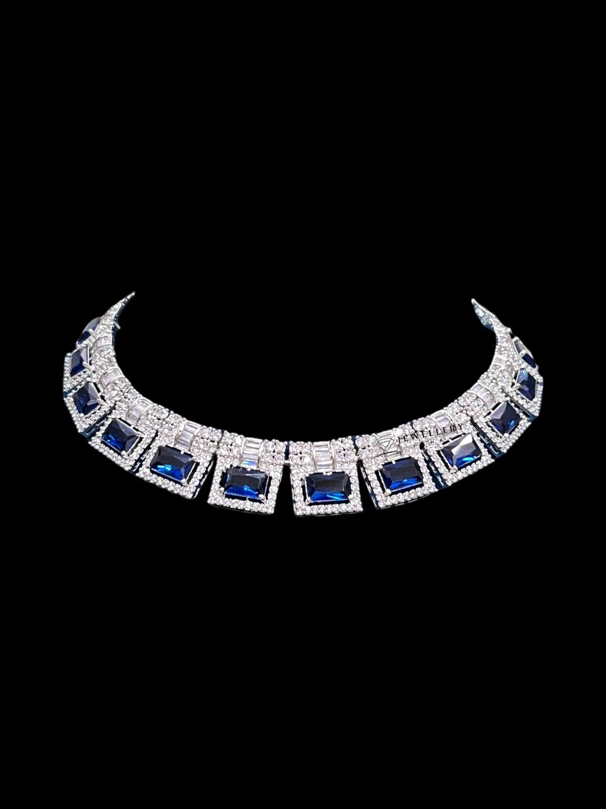 NOEMI DIAMOND NECKLACE