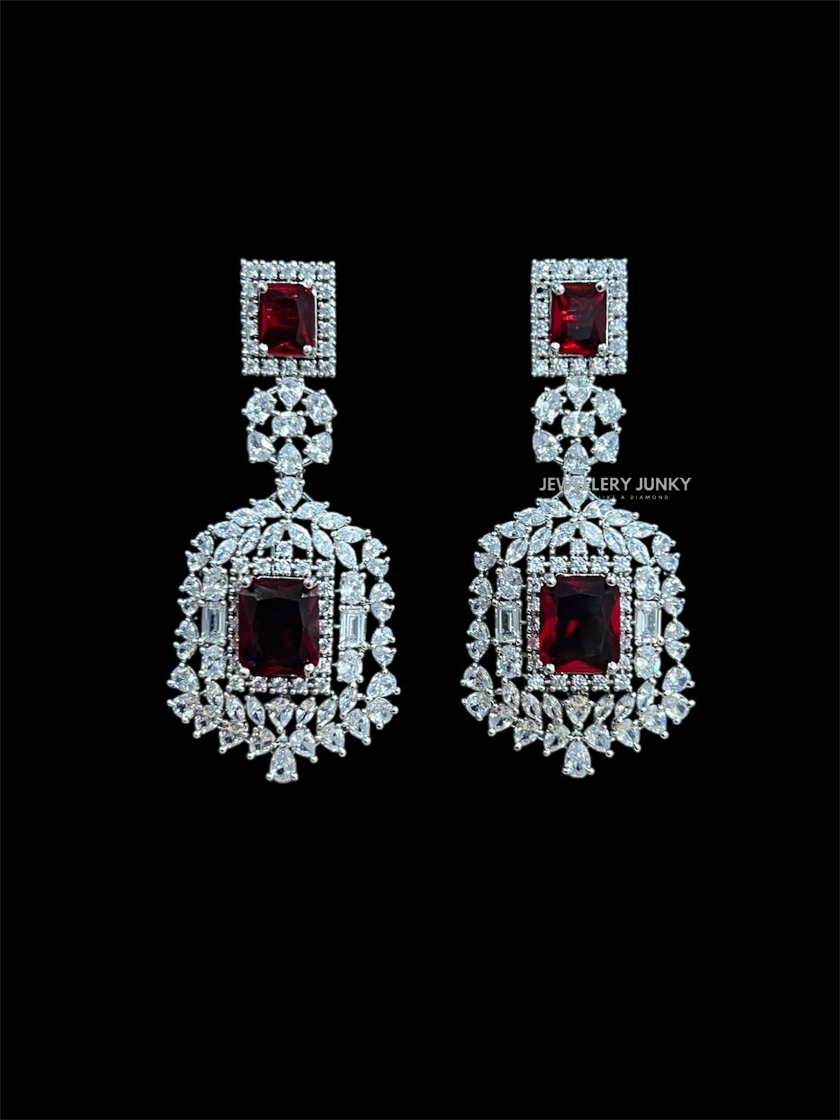 NURA DIAMOND NECKLACE N-1547