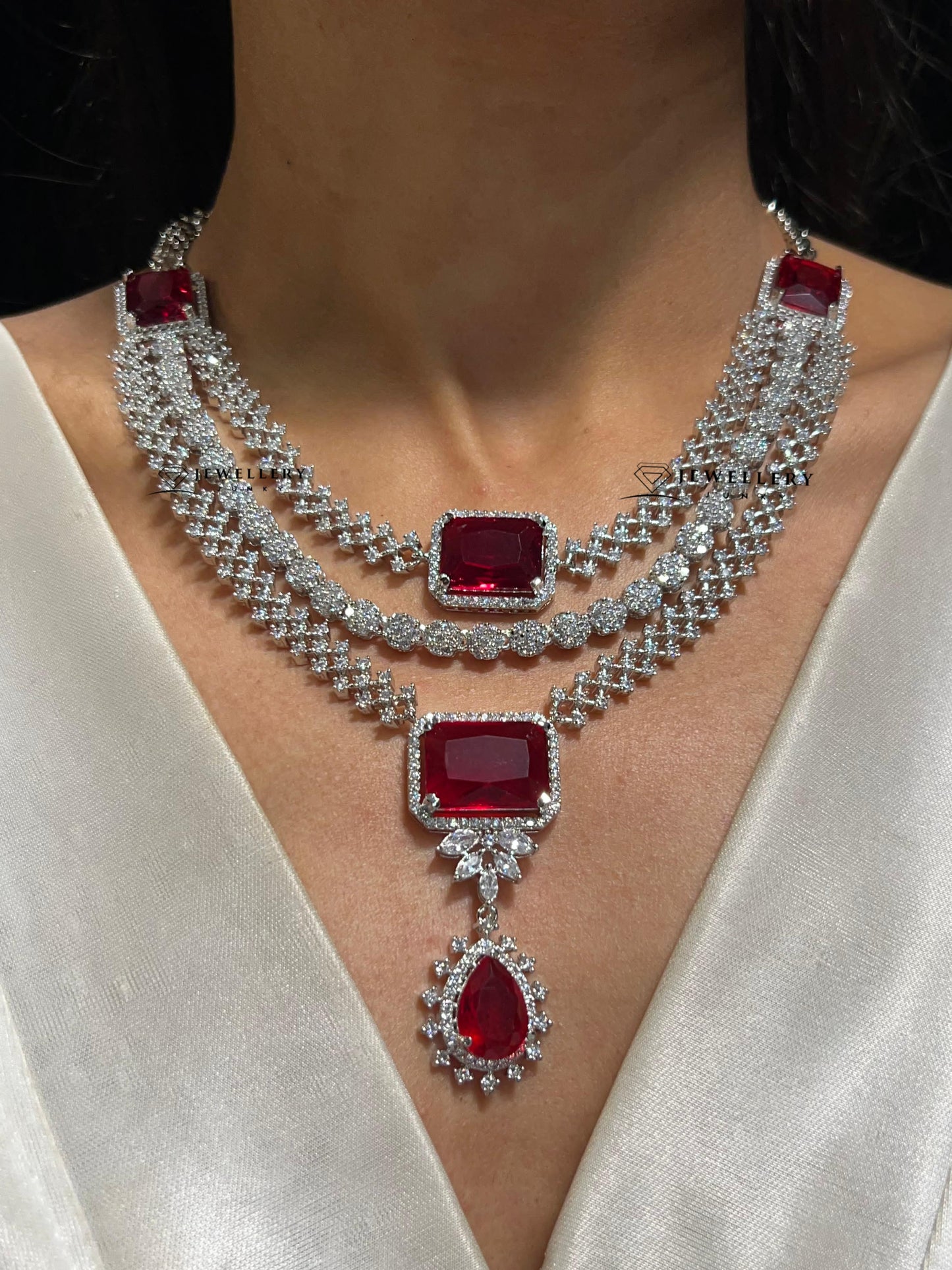 CLEO DIAMOND NECKLACE