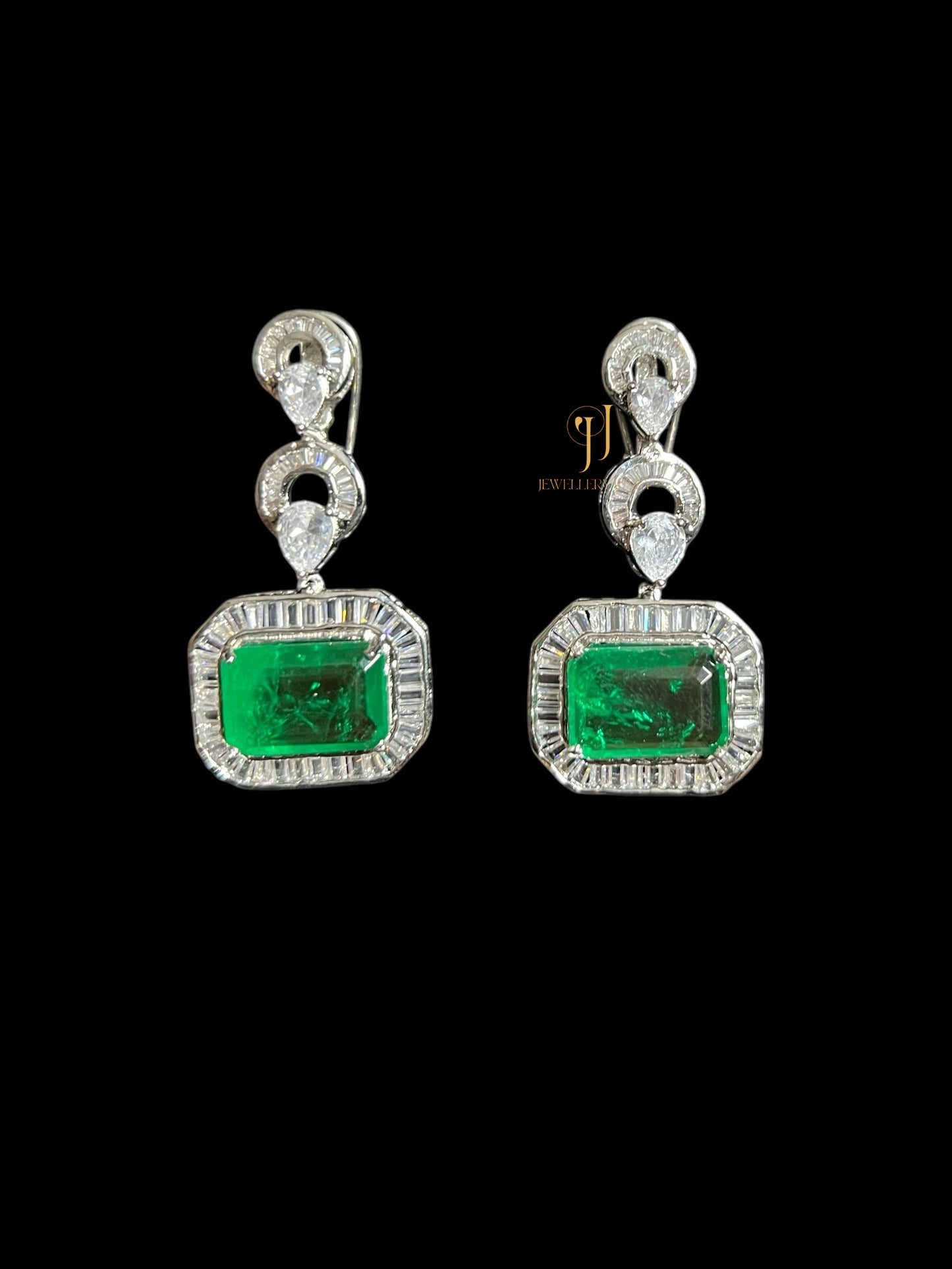 ANABALLE DIAMOND NECKLACE N-1045