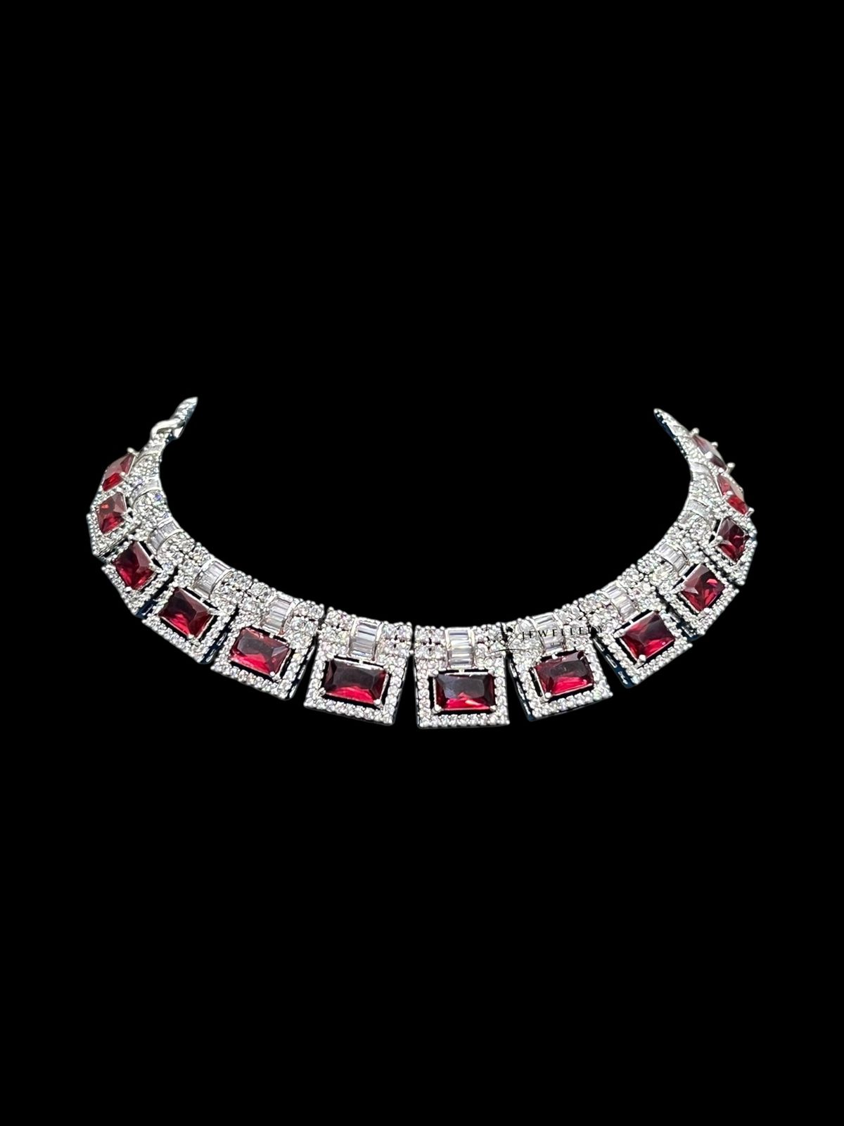 NOEMI DIAMOND NECKLACE