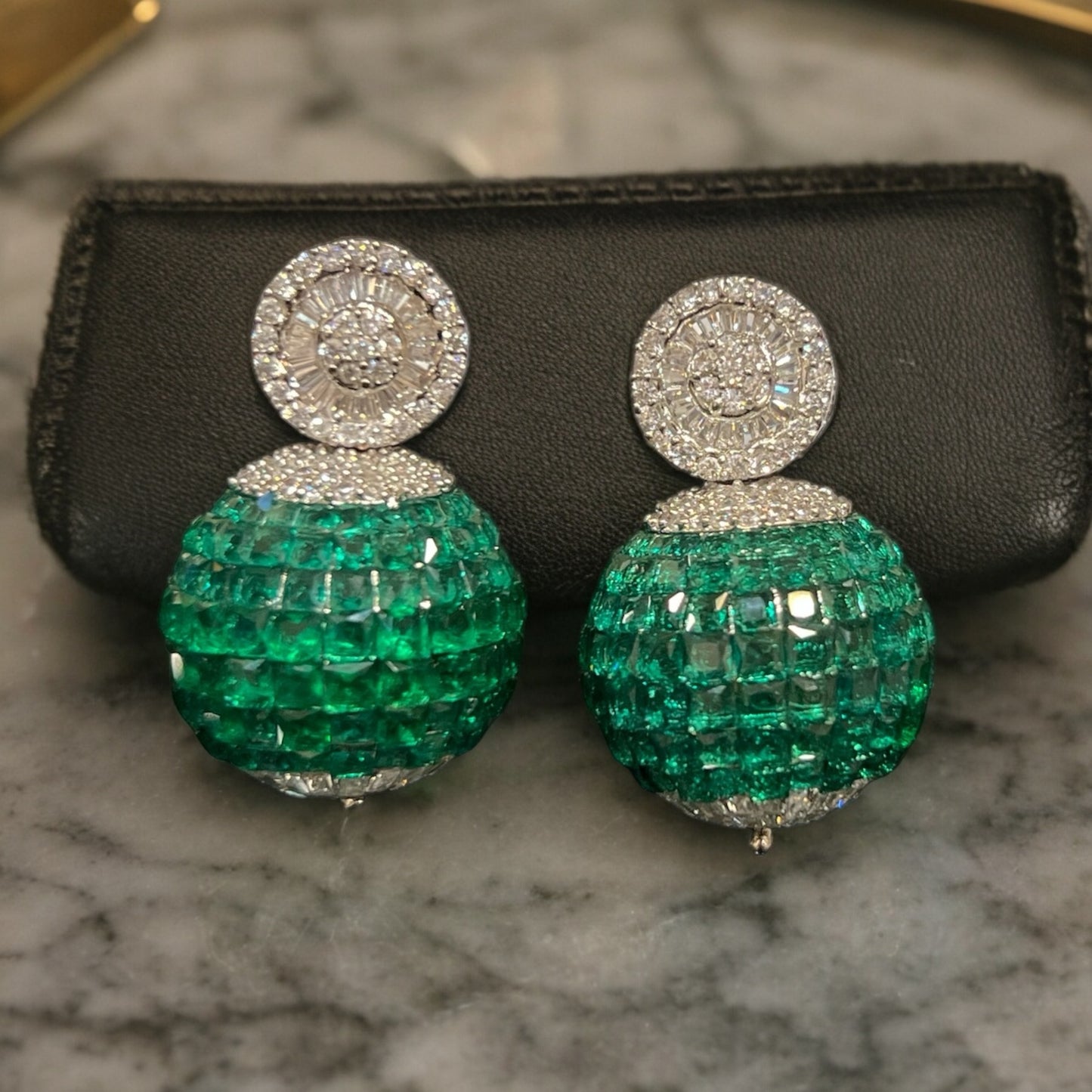 AMARA INVISIBLE DIAMOND HOOP