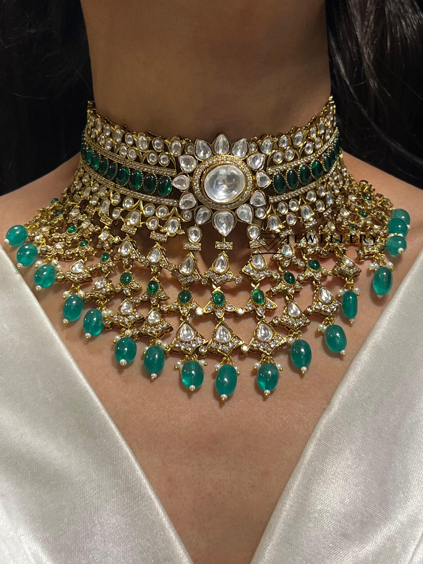 MEHWISH EMERALD KUNDAN NECKLACE