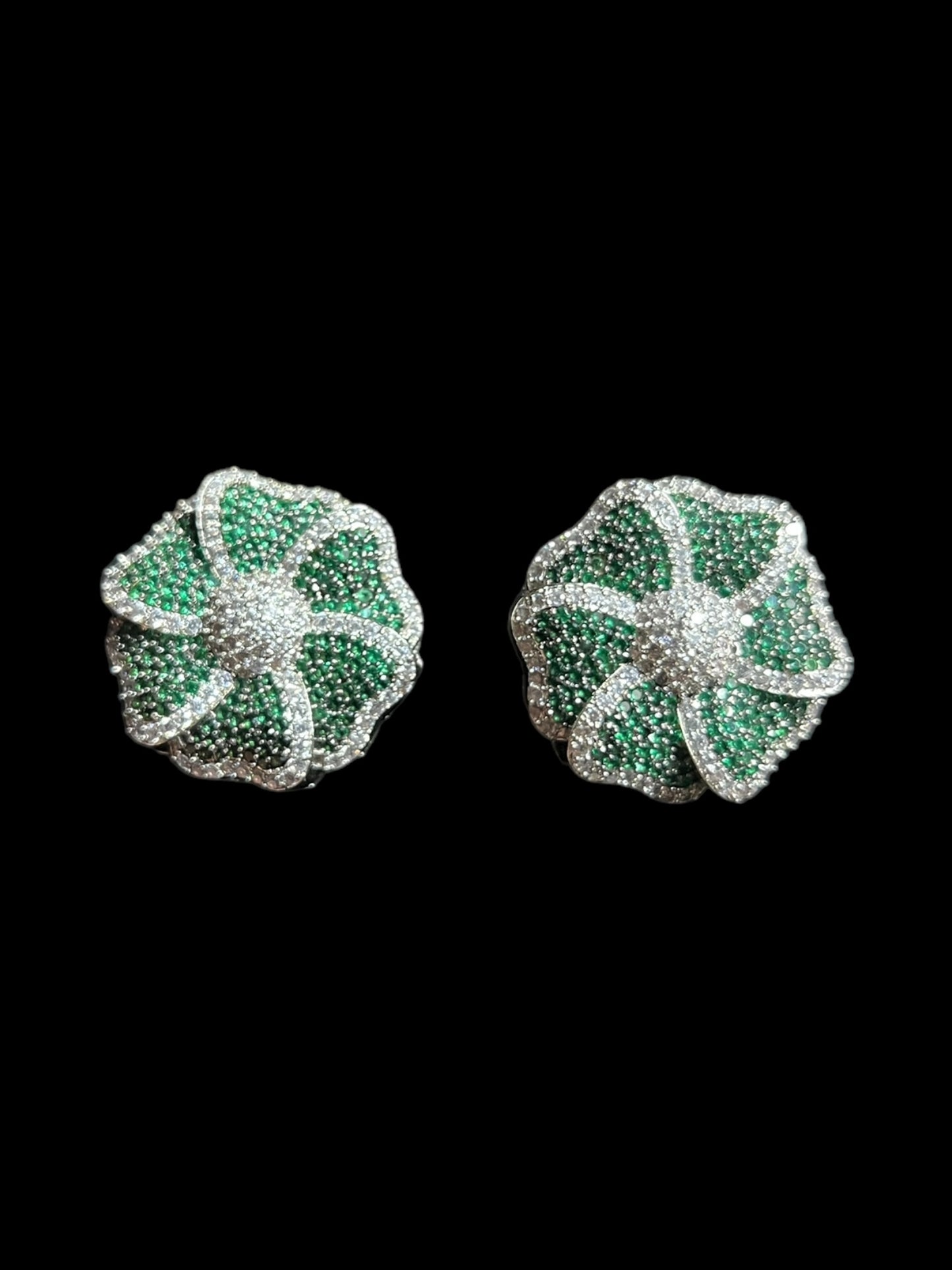 AURRA NANO DIAMOND STUD E-1016