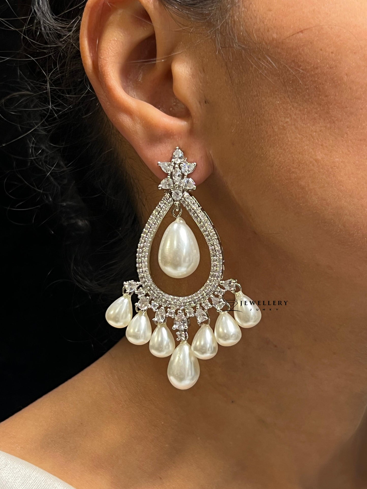 WINONA DIAMOND EARRING E-1402