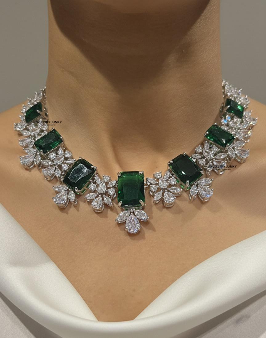 ZUNAIRA DIAMOND NECKLACE