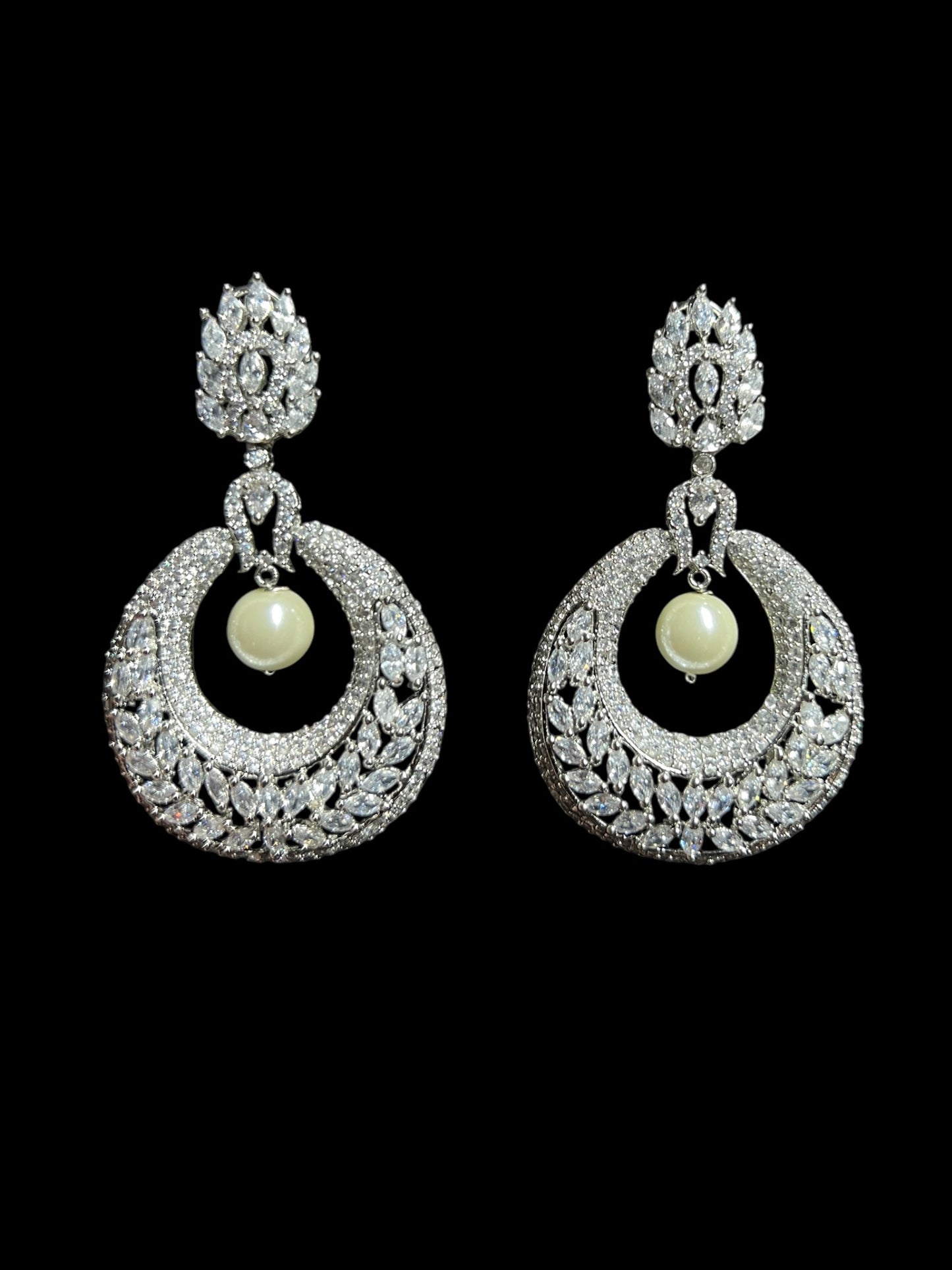RAINA DIAMOND EARRING E-1046