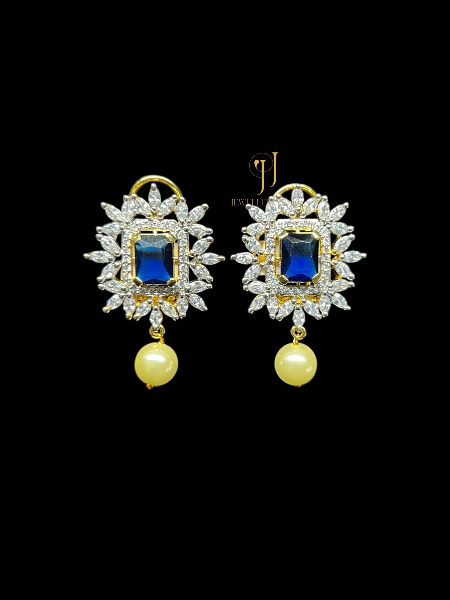 NOVA DIAMOND NECKLACE
