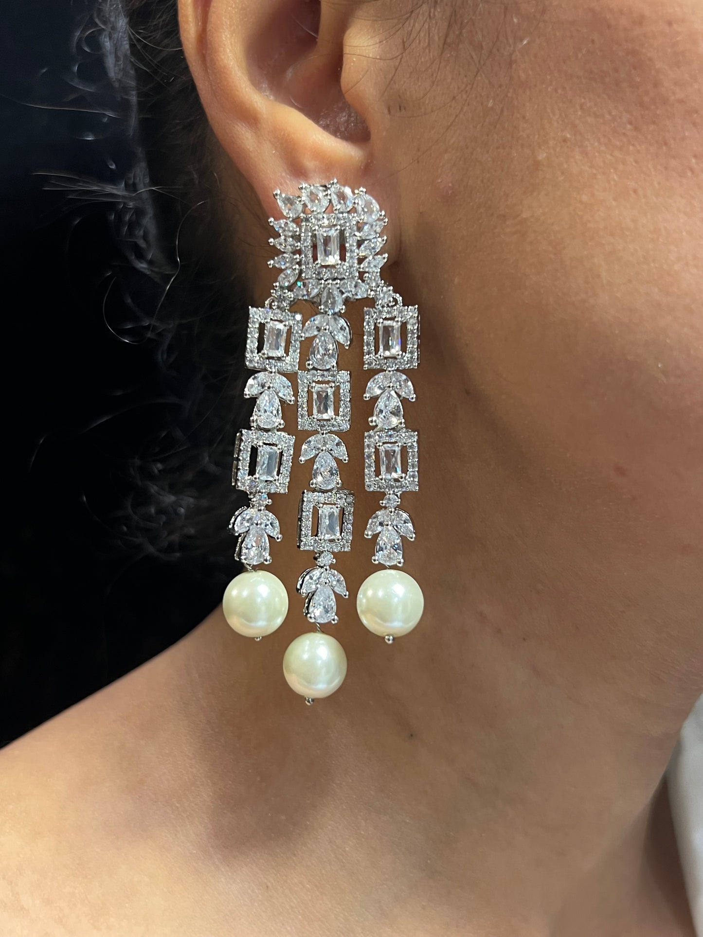 WINNIE DIAMOND EARRING E-1074