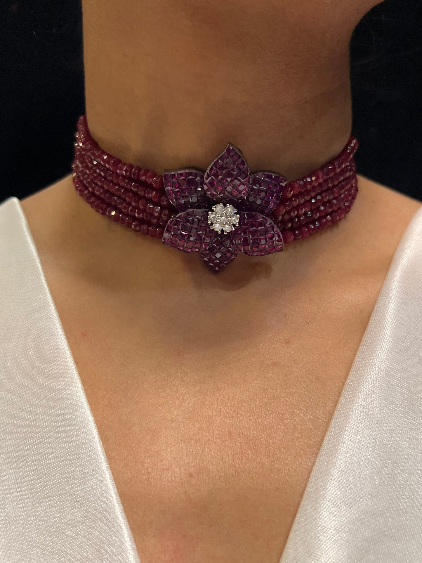BLOOMING ROSE INVISIBLE SETTING NECKLACE N-1009