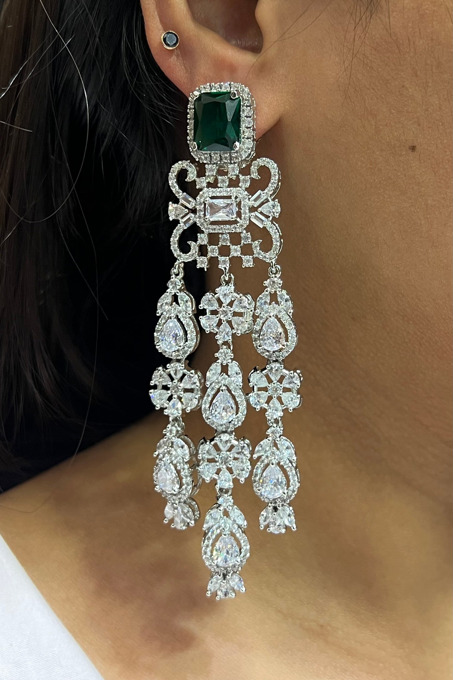 NEYA DIAMOND EARRING