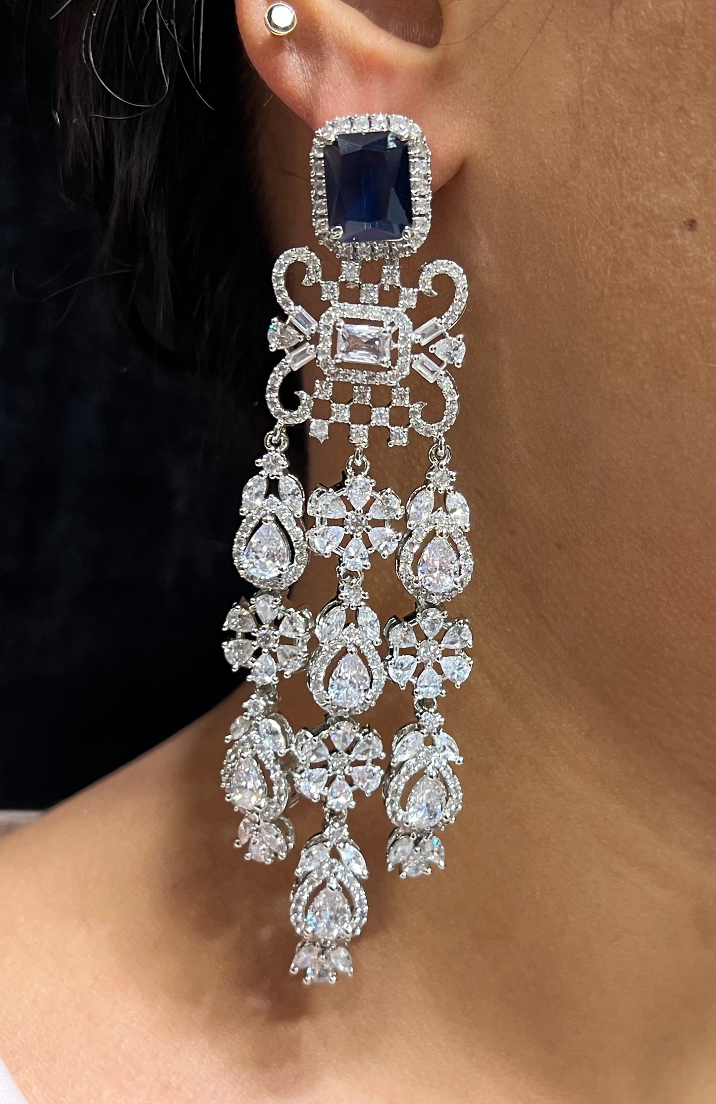 NEYA DIAMOND EARRING