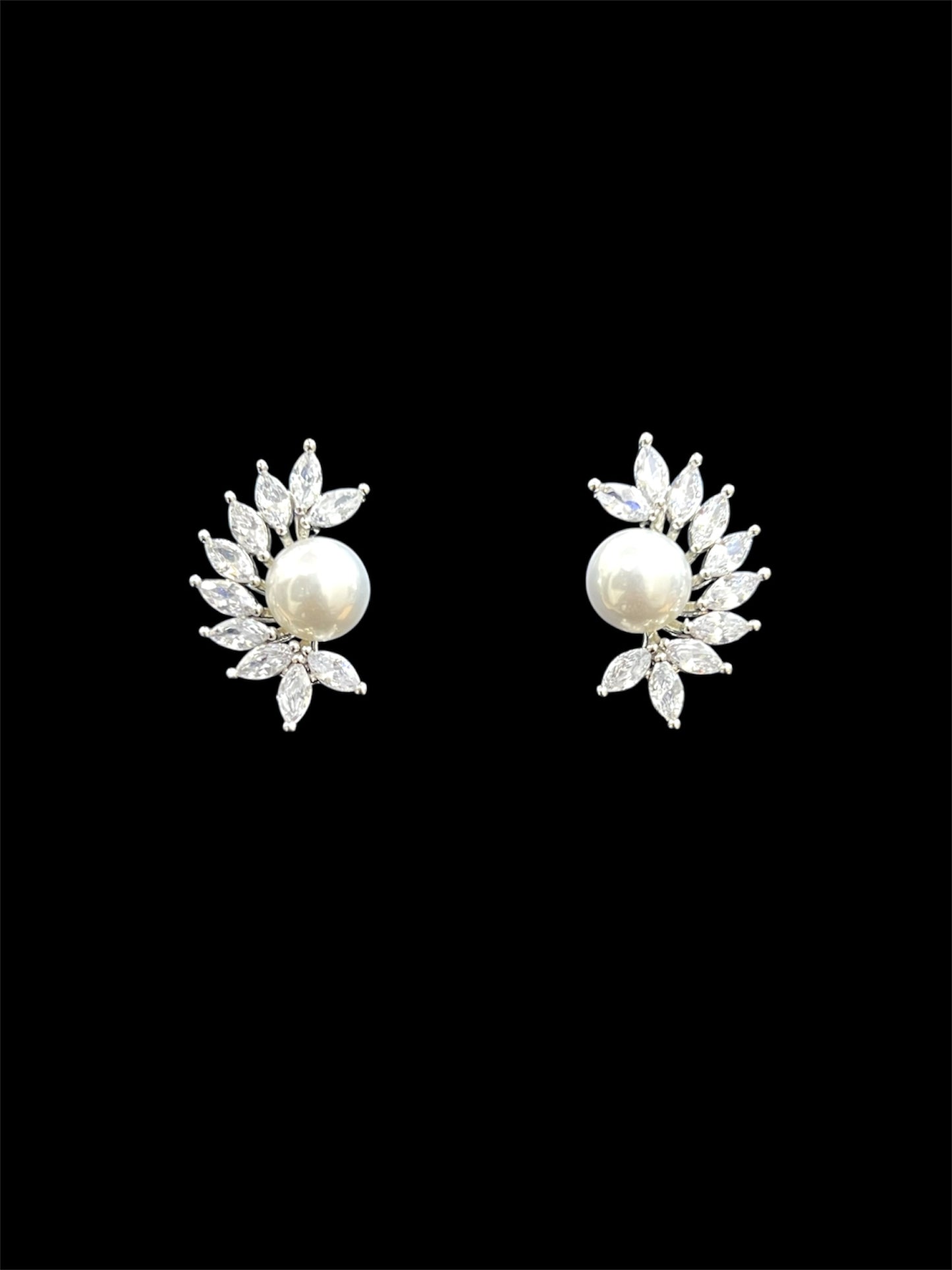 EVAN PERAL DIAMOND STUD