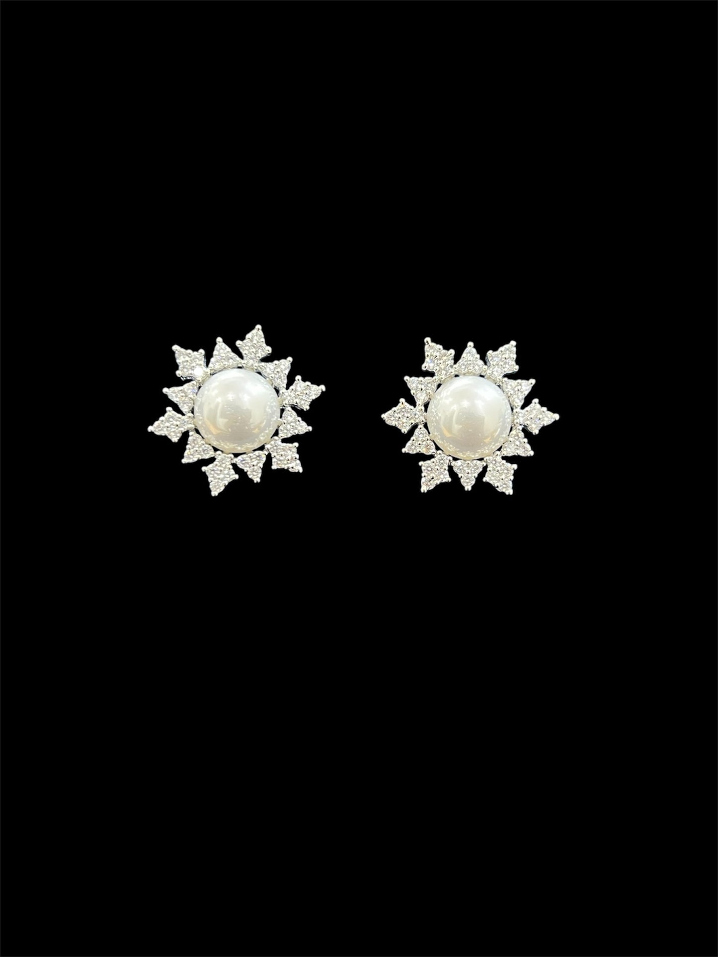 RICHARD PEARL DIAMOND STUD