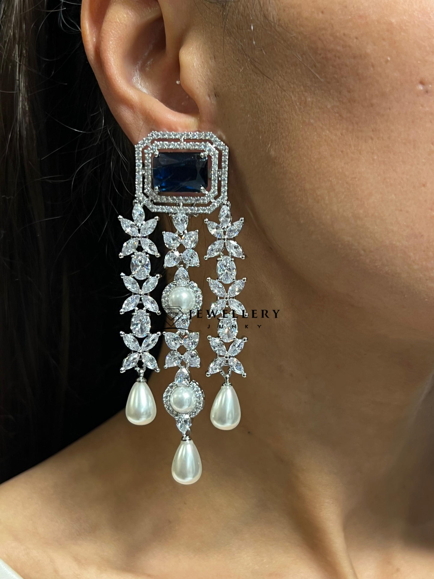 MARIYAM DIAMOND EARRINGS