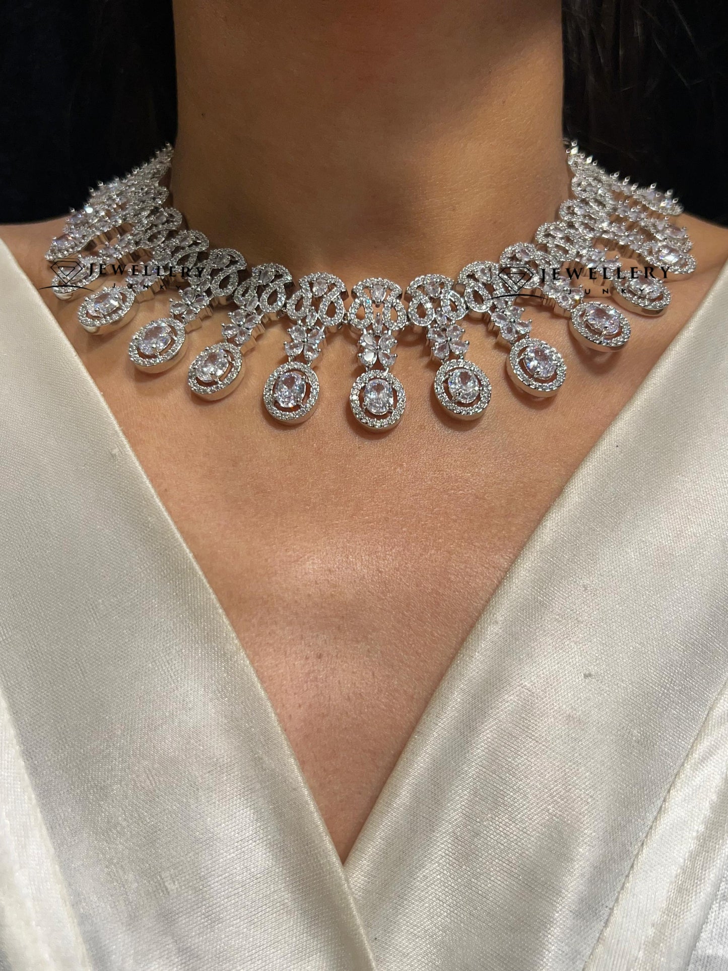 ALESSIA DIAMOND NECKLACE