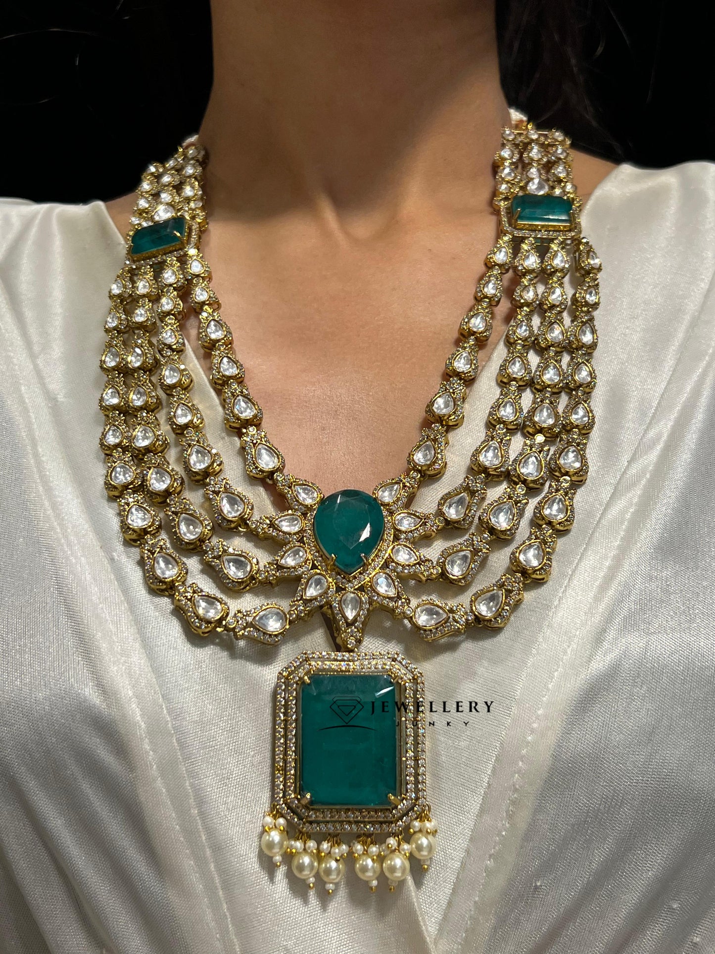 ANEESA KUNDAN NECKLACE