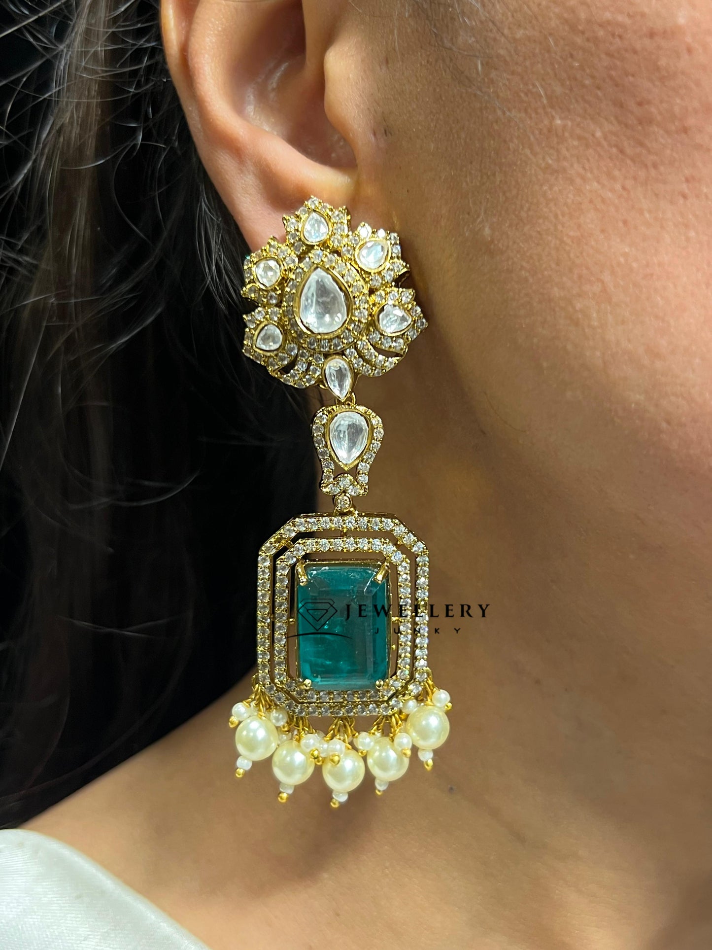 ANEESA KUNDAN NECKLACE