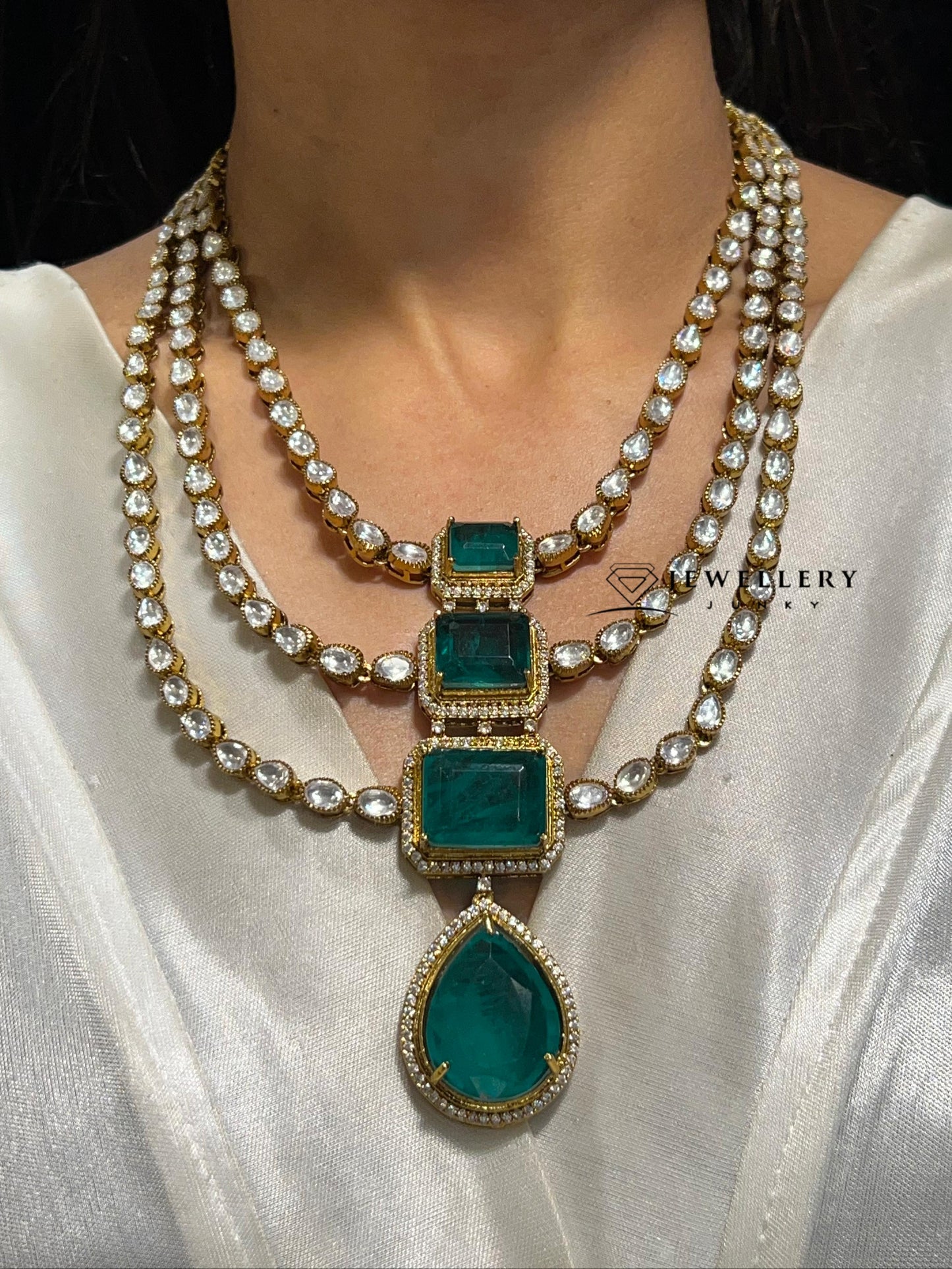 ESITA KUNDAN NECKLACE