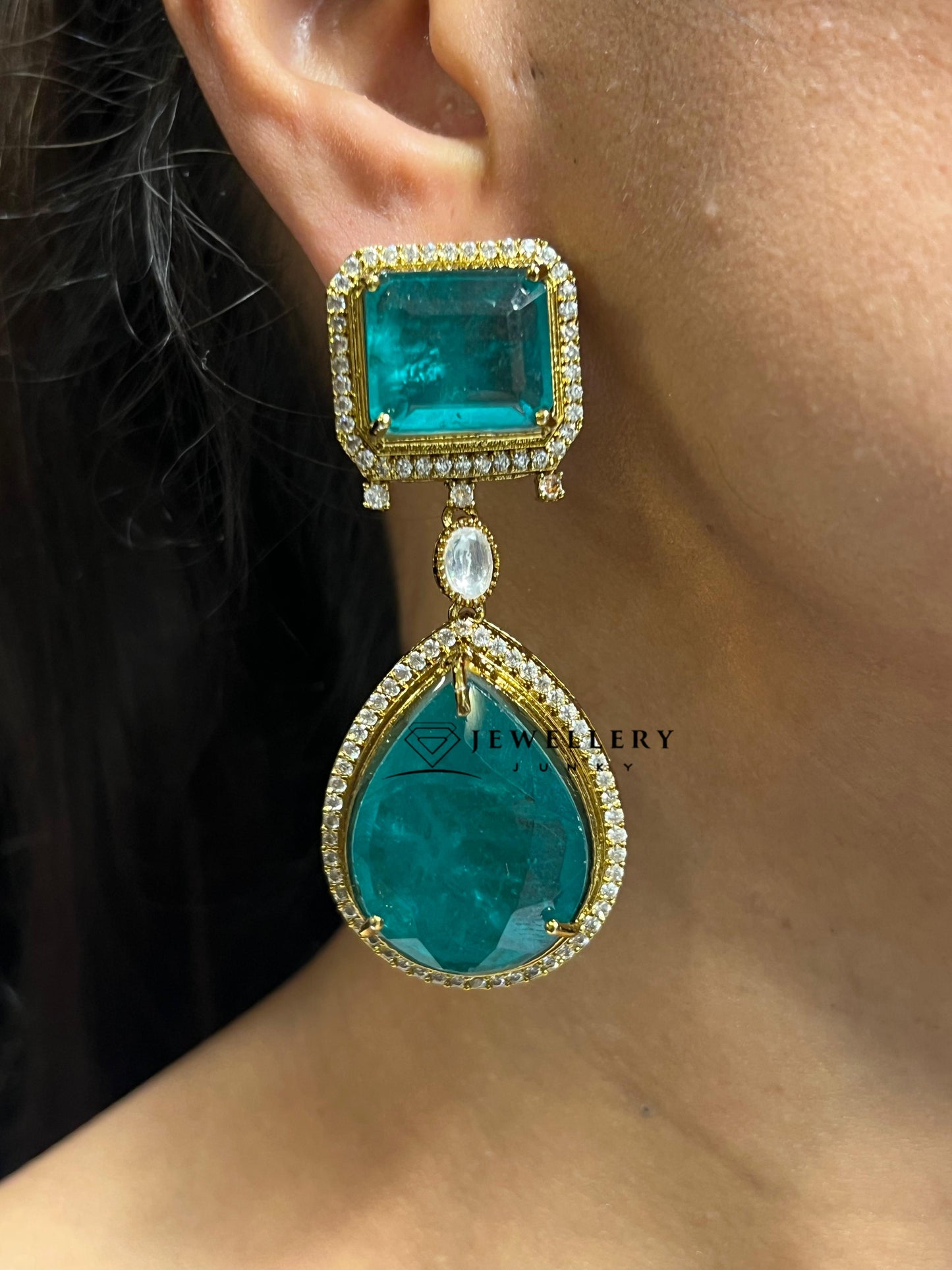 ESITA KUNDAN NECKLACE