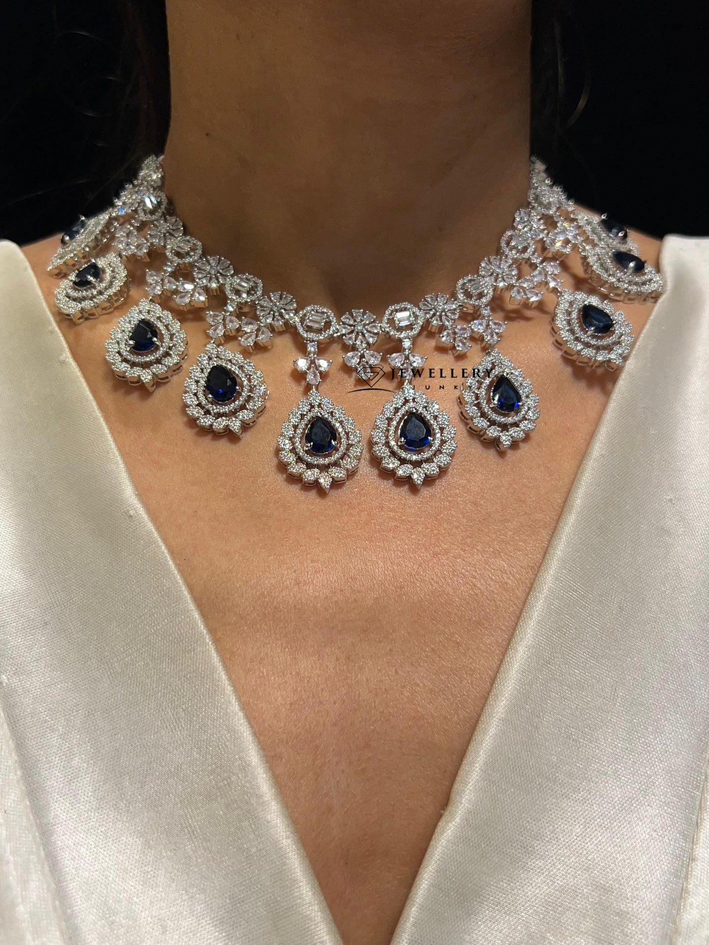 SAVANNA DIAMOND NECKLACE