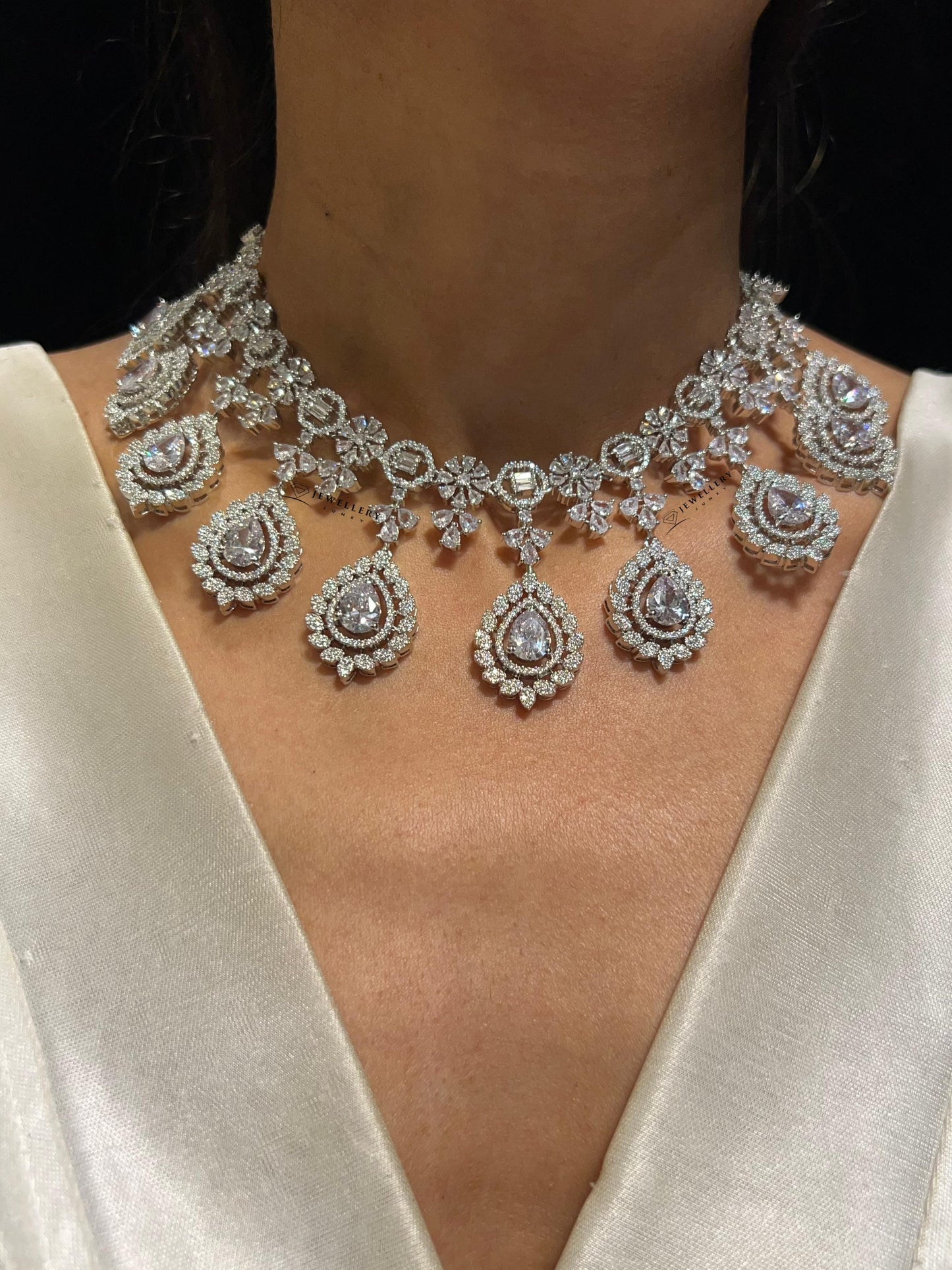 SAVANNA DIAMOND NECKLACE