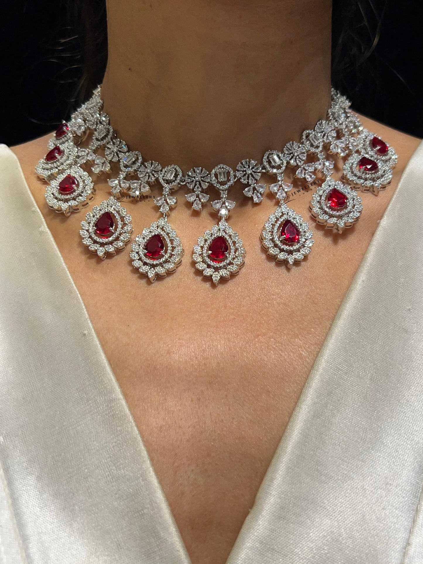 SAVANNA DIAMOND NECKLACE