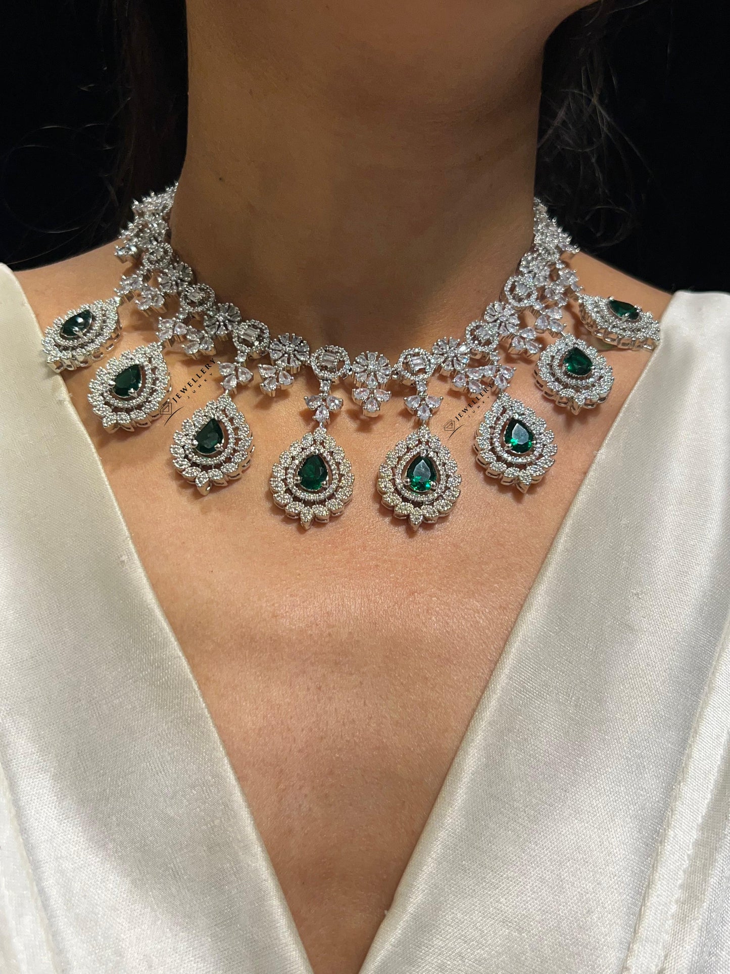 SAVANNA DIAMOND NECKLACE