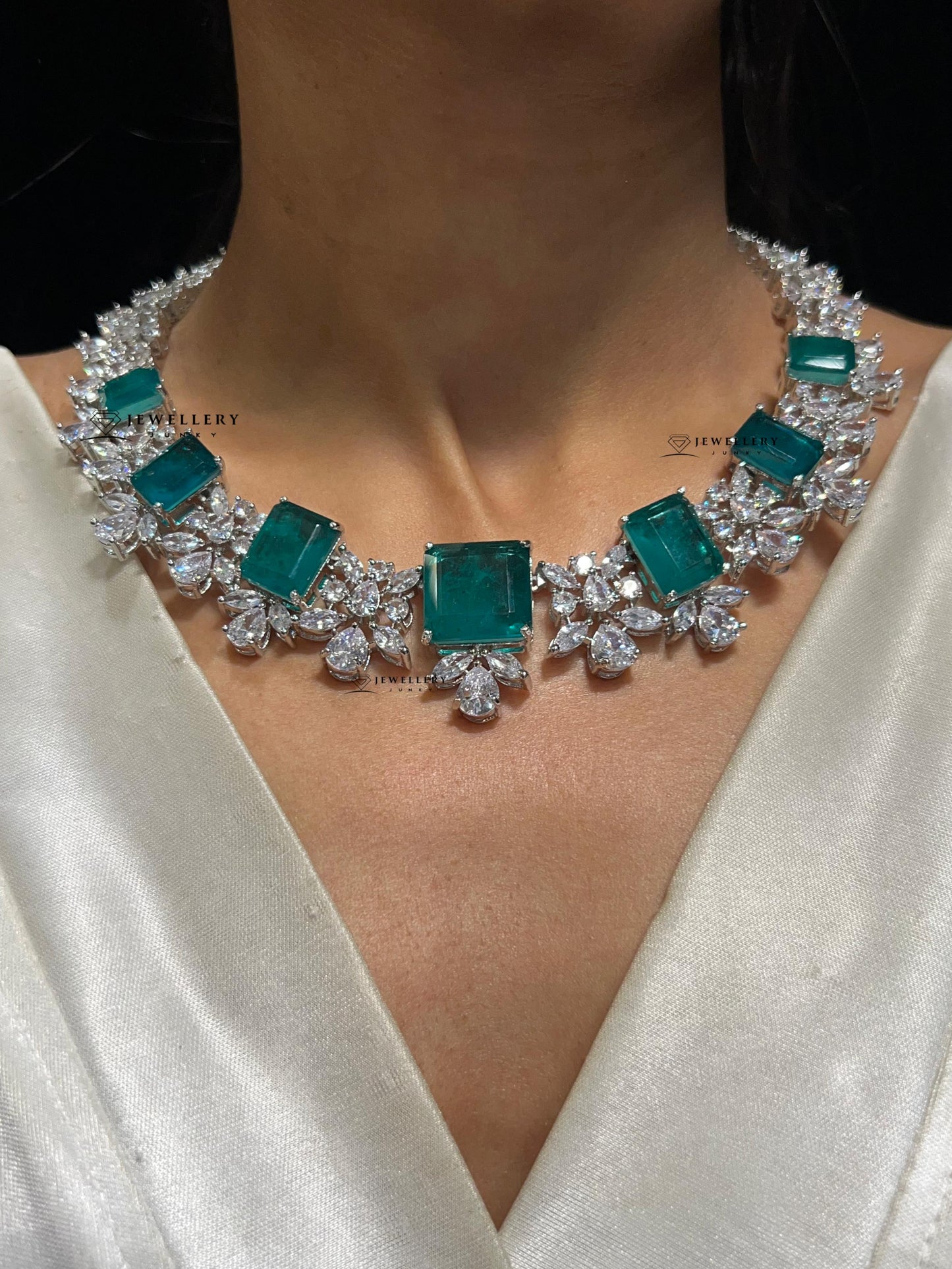 ZHURI DIAMOND NECKLACE
