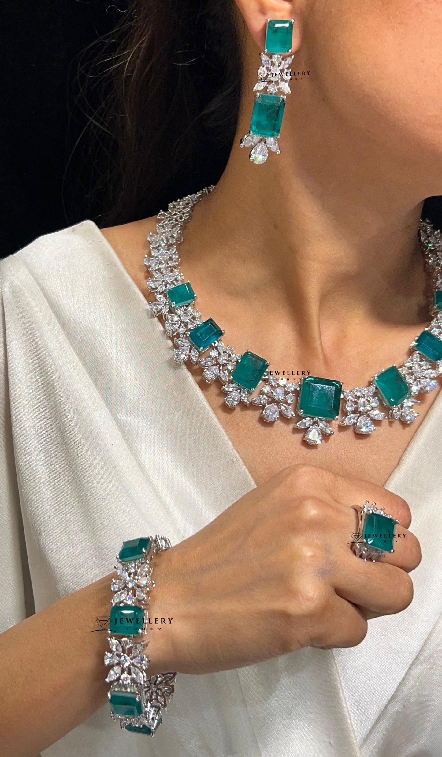 ZHURI DIAMOND NECKLACE