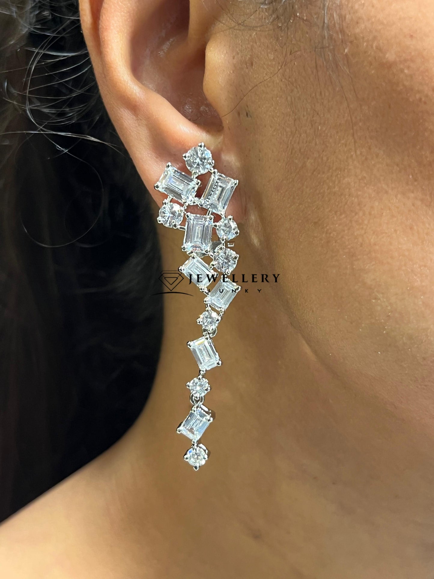 AZARIA DIAMOND NECKLACE