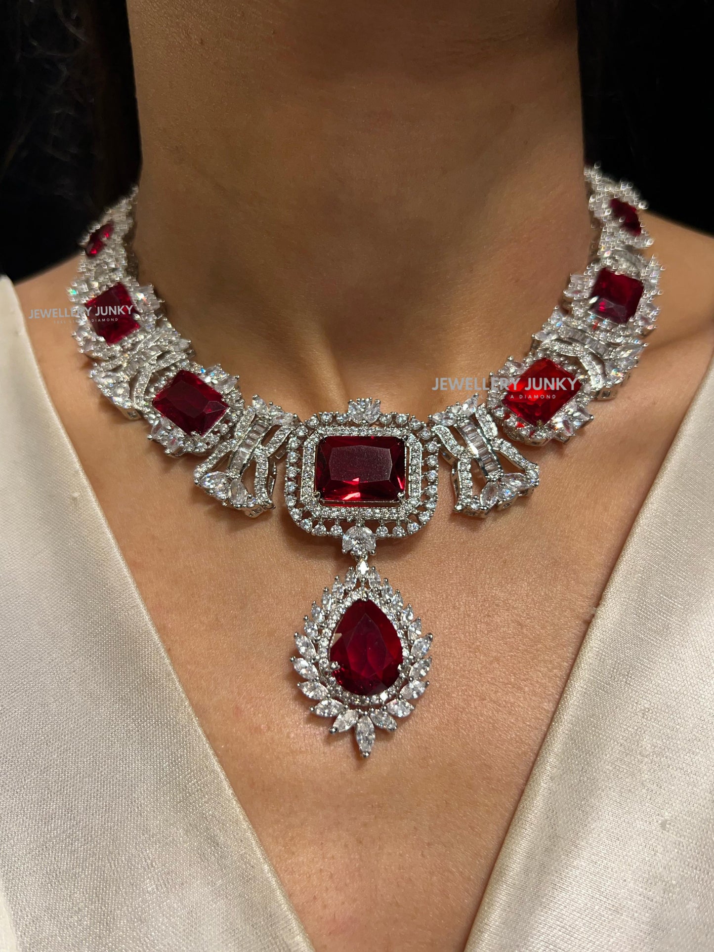 ARUNIMA DIAMOND NECKLACE N-1224