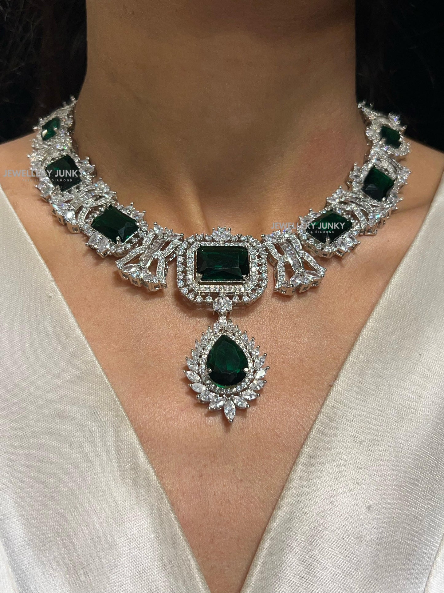 ARUNIMA DIAMOND NECKLACE N-1224
