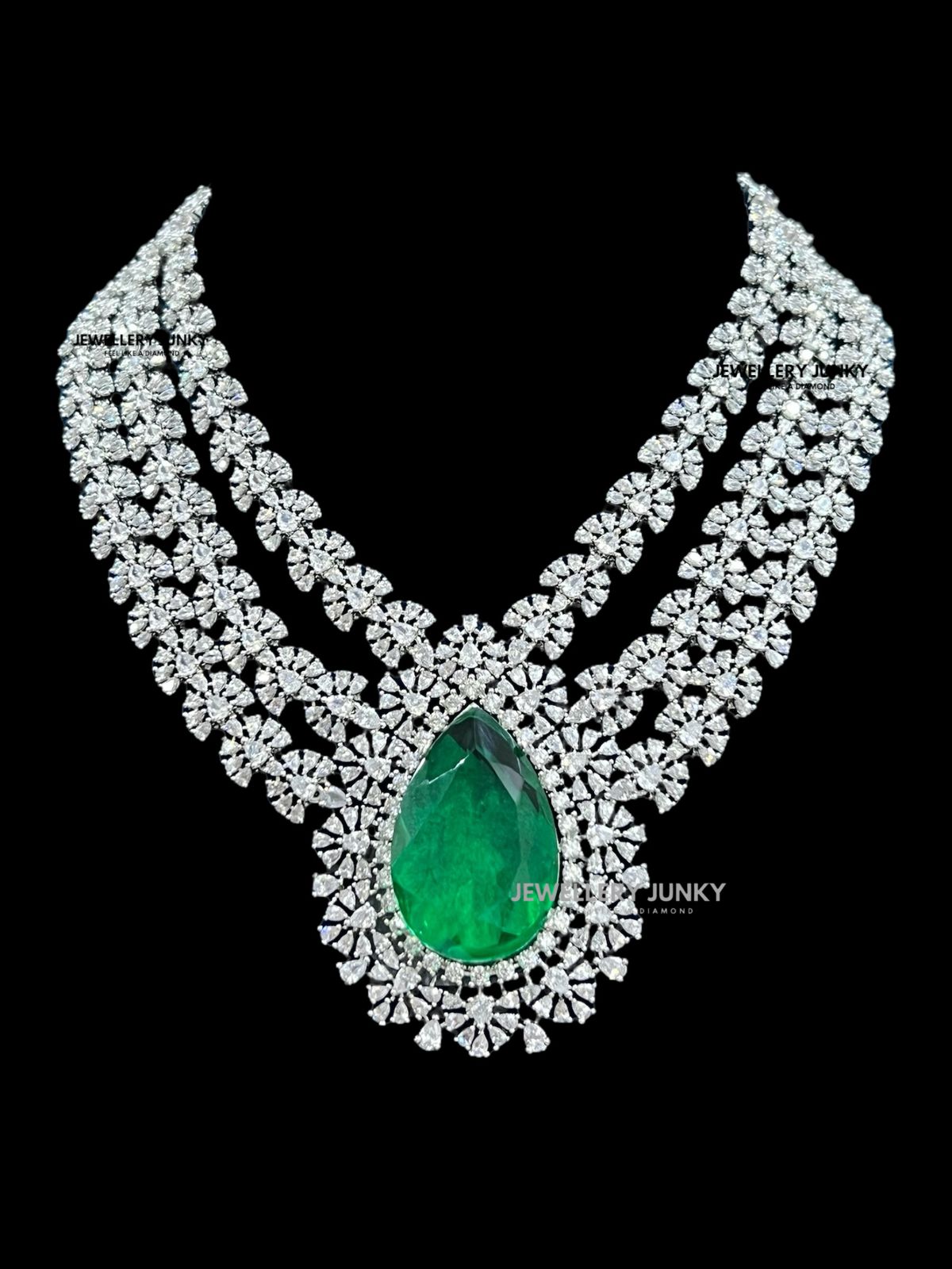 EESHA DIAMOND NECKLACE