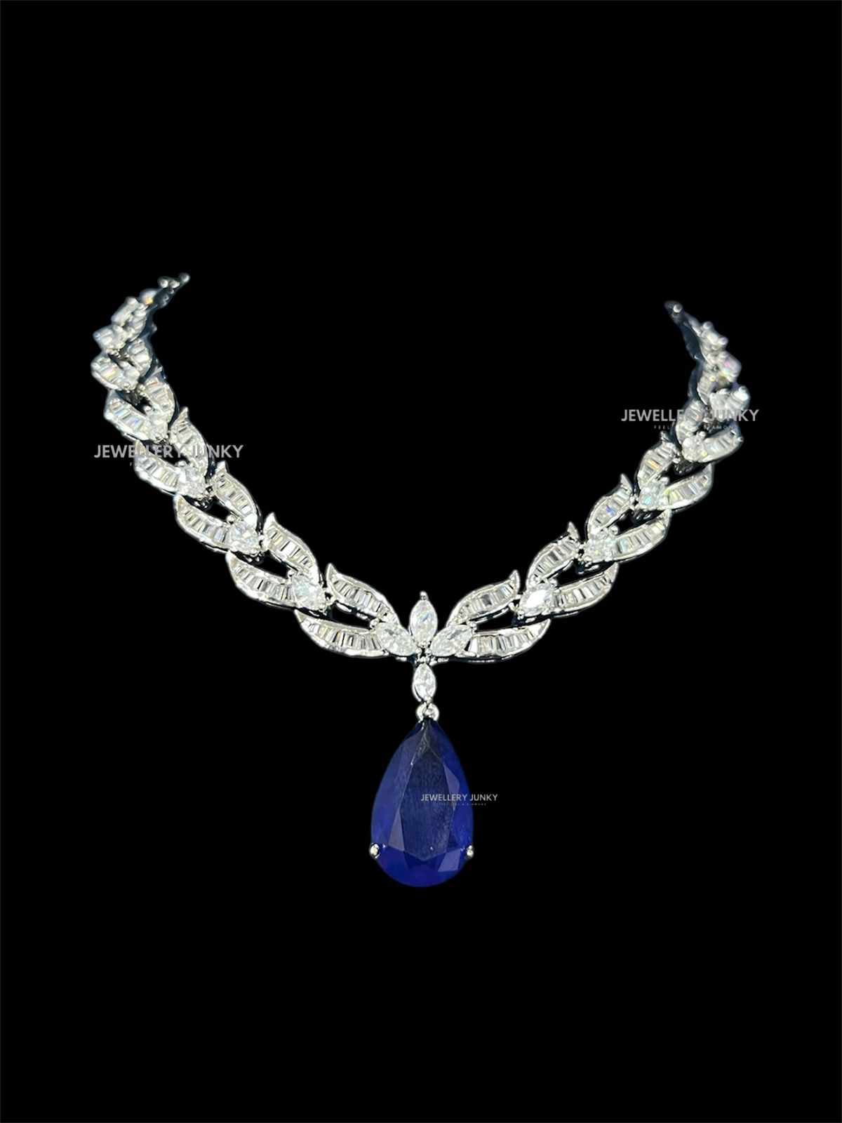 SAHARA DIAMOND NECKLACE
