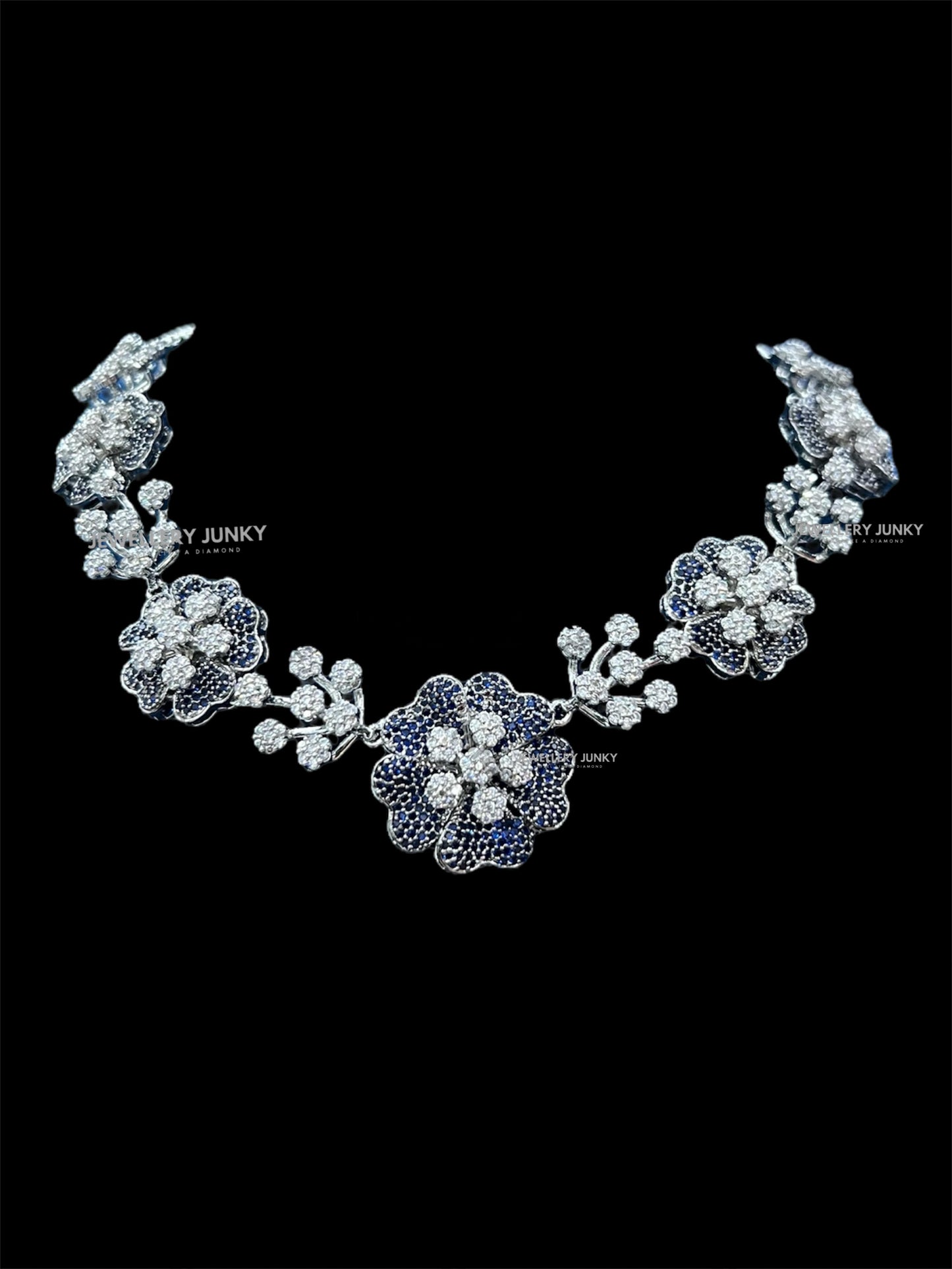 ILAA DIAMOND NECKLACE