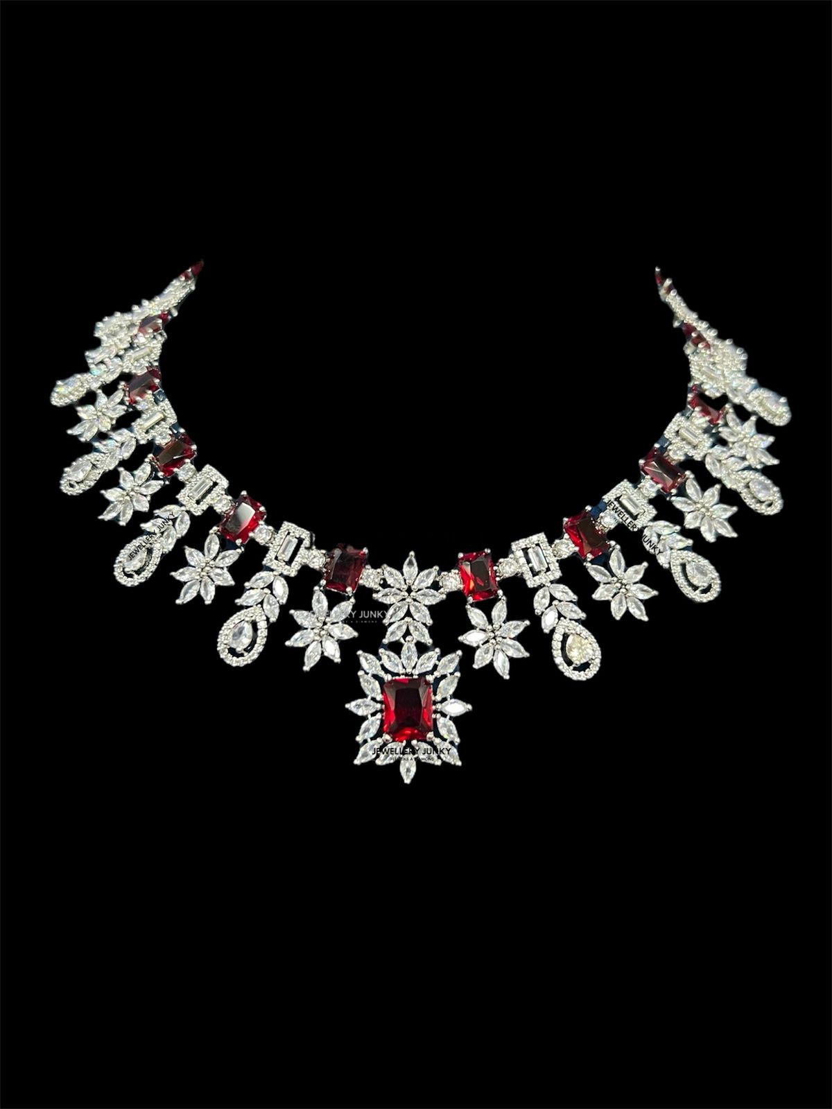 MEHAR DIAMOND NECKLACE