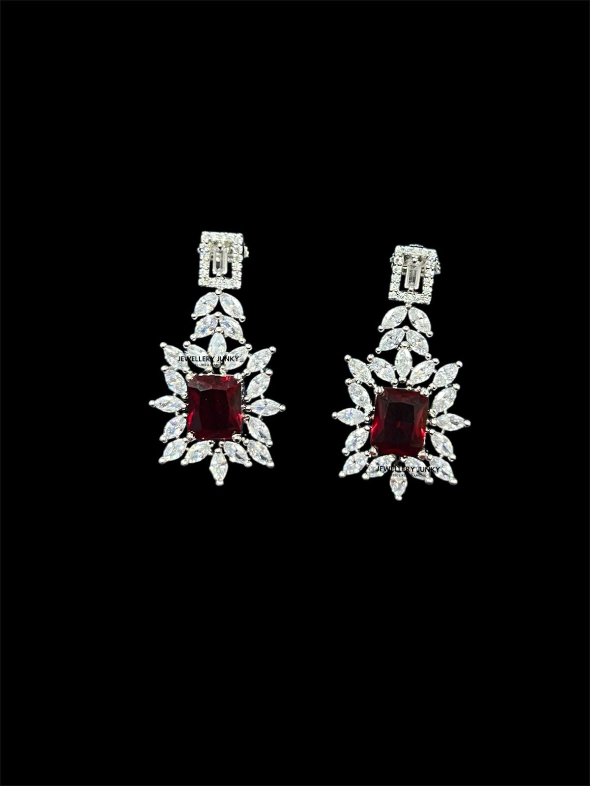 MEHAR DIAMOND NECKLACE