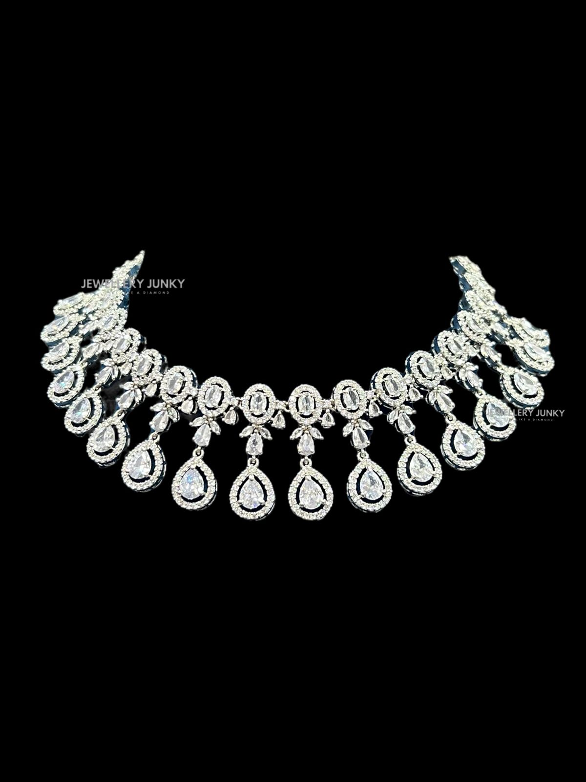 GRISHA DIAMOND NECKLACE