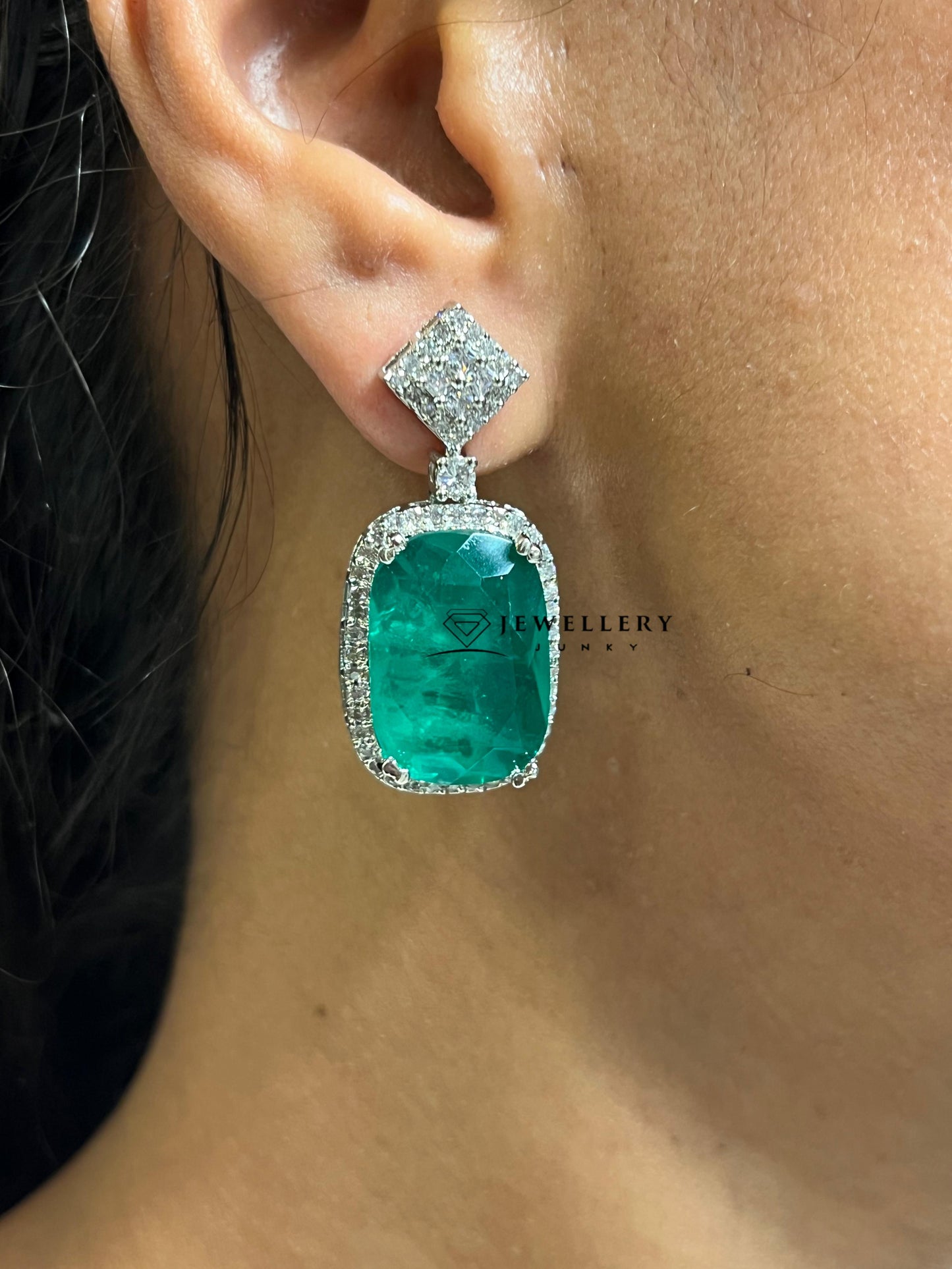GRISHA DIAMOND NECKLACE