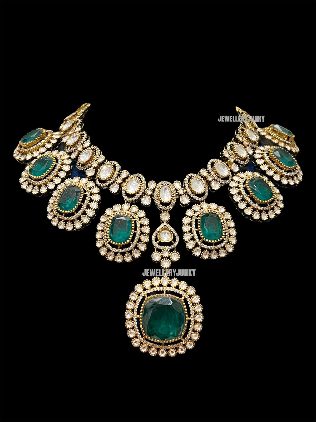 PRANTI KUNDAN NECKLACE