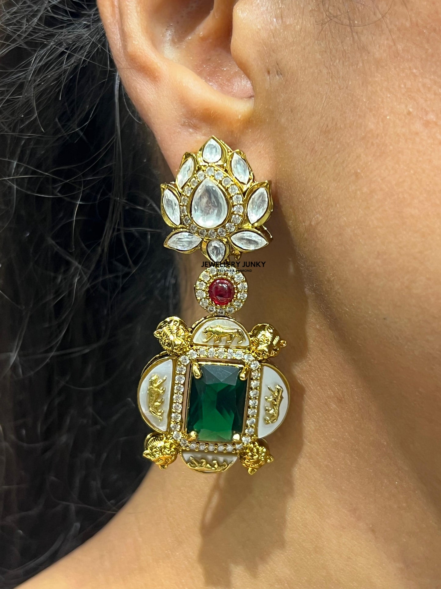 AMREEN KUNDAN NECKLACE