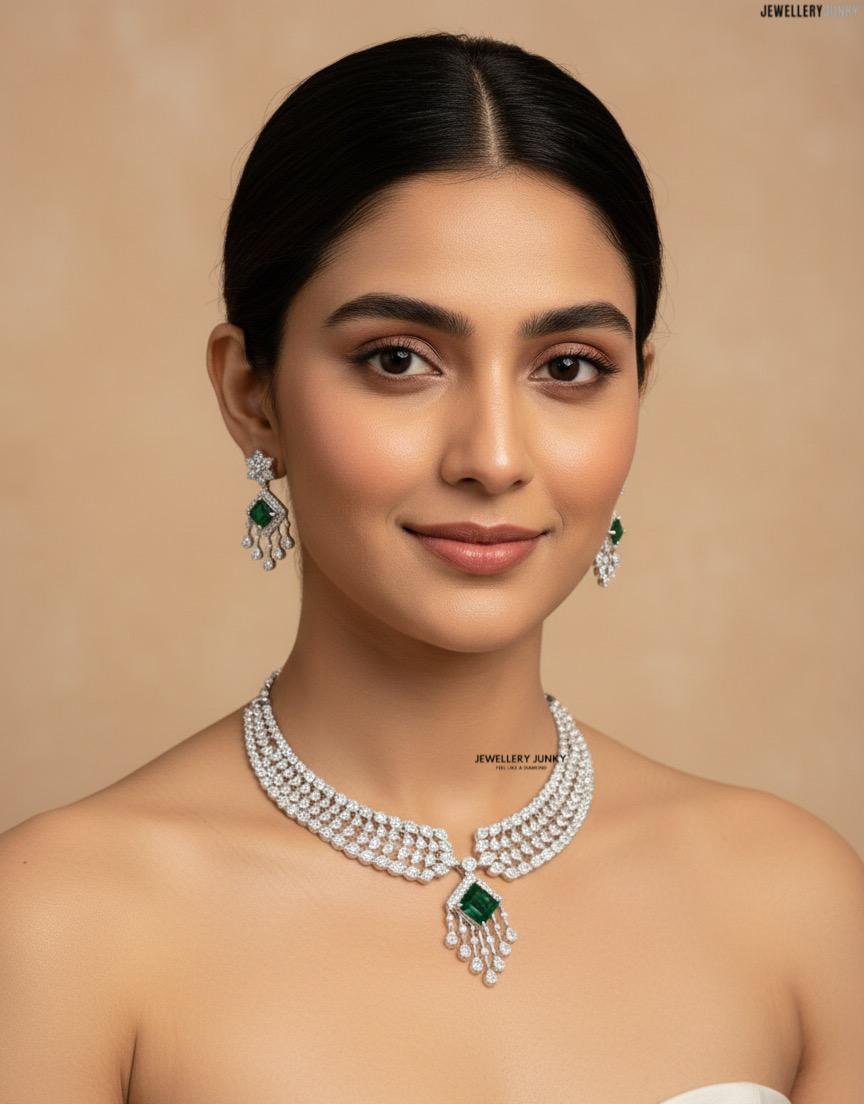 TVESA DIAMOND NECKLACE