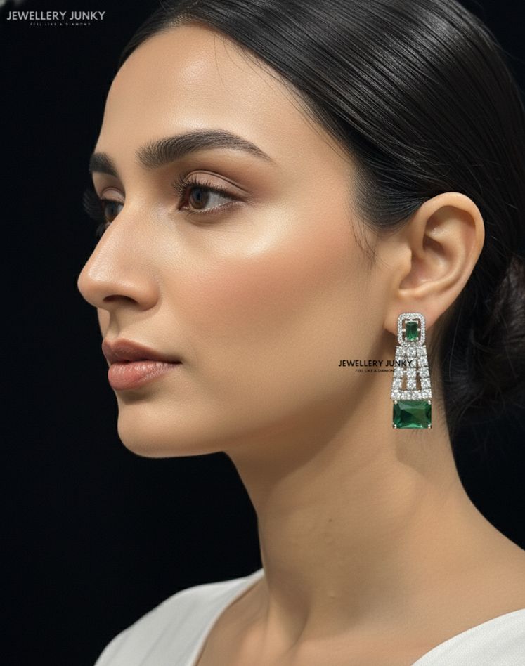 OMISHA DIAMOND NECKLACE