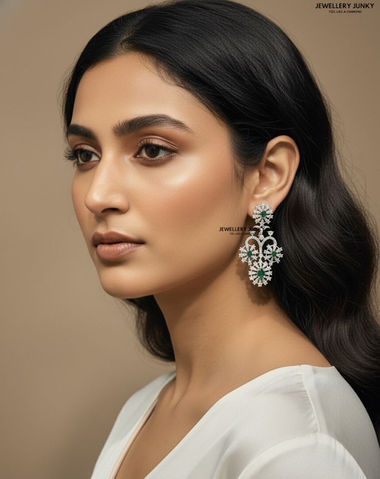 EIRA DIAMOND NECKLACE