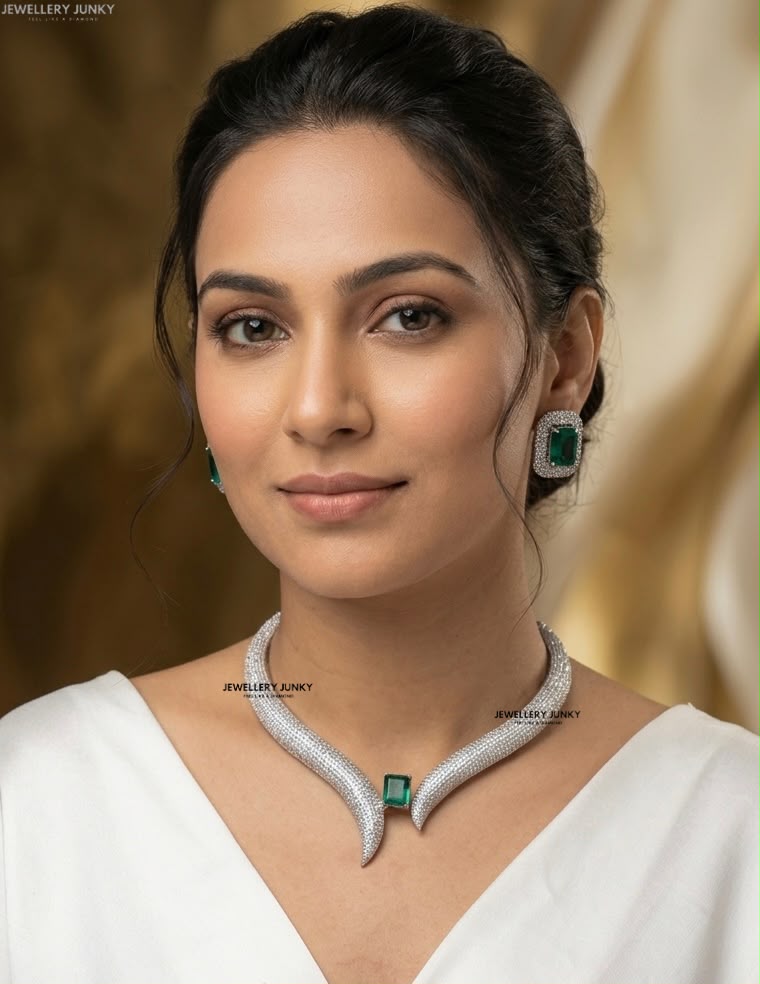 IHITA DIAMOND NECKLACE