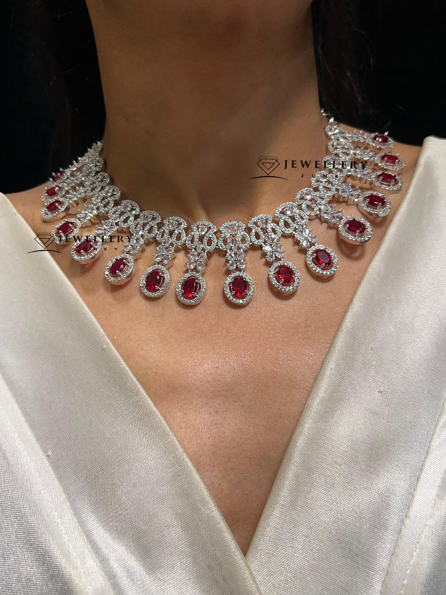 ALESSIA DIAMOND NECKLACE