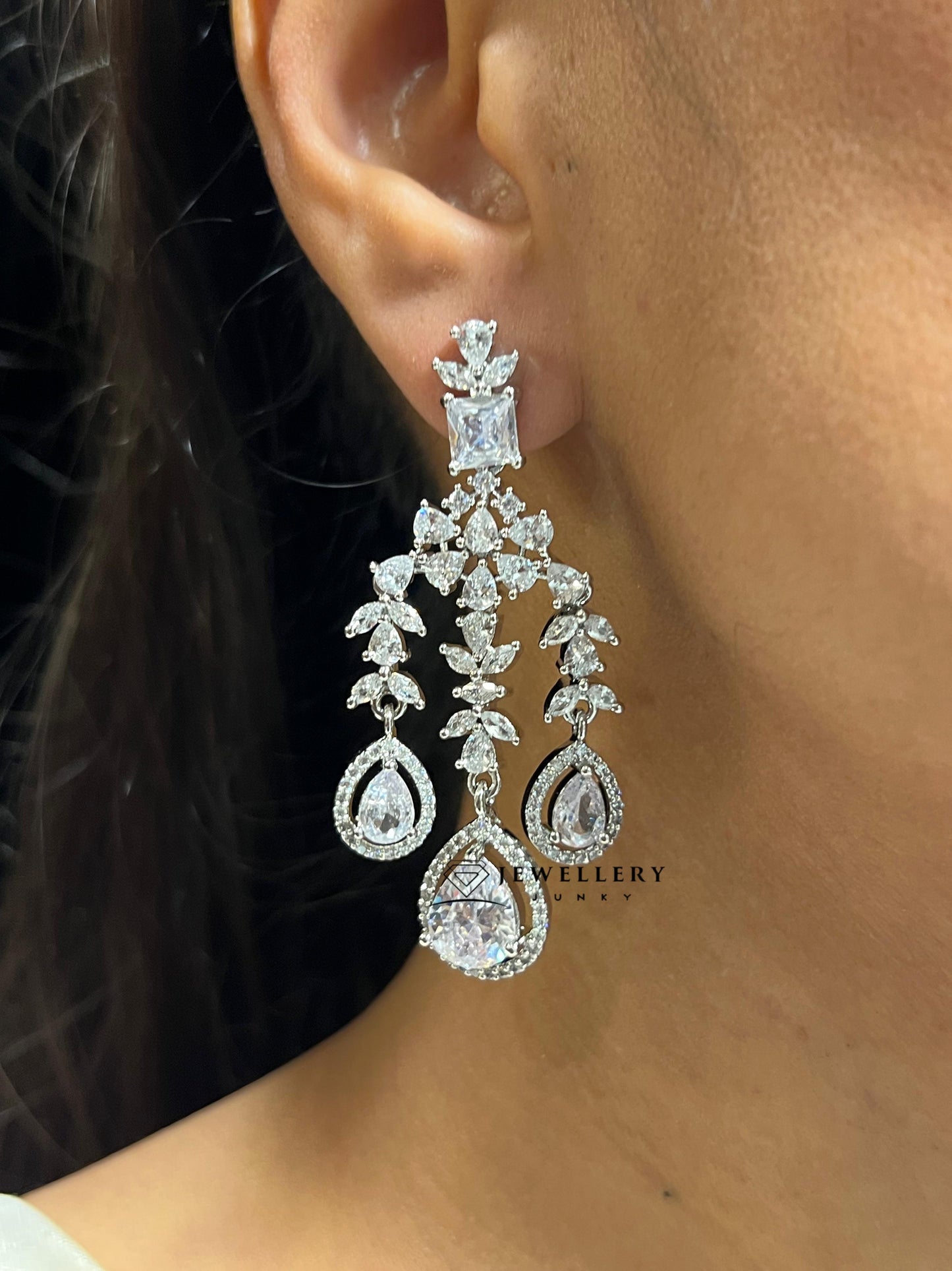 HADLEE DIAMOND NECKLACE